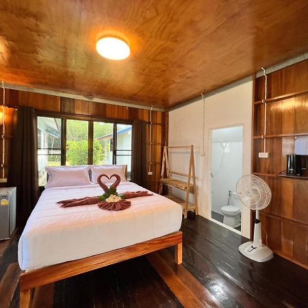 Koh Jum Paradise Resort Exterior photo