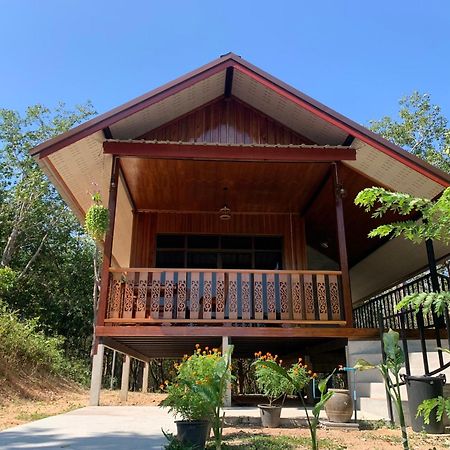 Koh Jum Paradise Resort Exterior photo